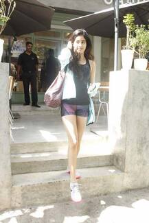 IN PICS: Sridevi's gorgeous daughter Jhanvi Kapoor flaunts her TONED legs & no-makeup look outside a suburban eatery!