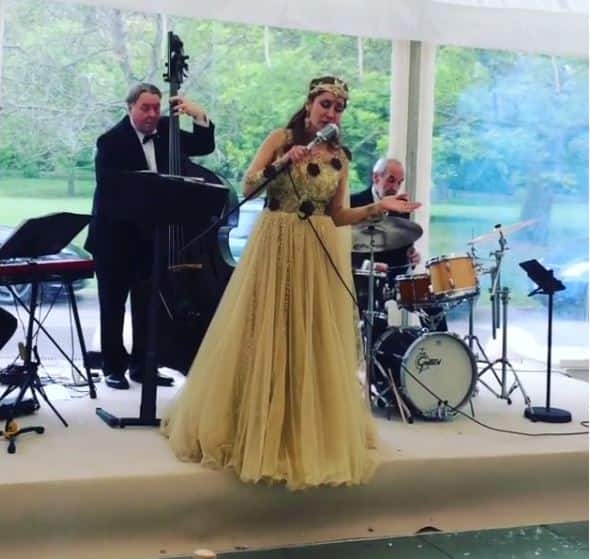Sofia singing in her marriage ceremony.