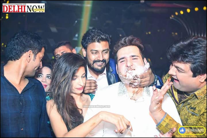 Priyanka & Ashutosh at b'day bash of a friend(Pic Source: Priyanka's Facebook)