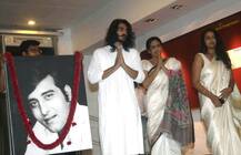 SEE PICS: Amitabh Bachchan, Shah Rukh, Aamir, Hrithik, Abhi-Aish & other Bollywood stars at Vinod Khanna's prayer meet!