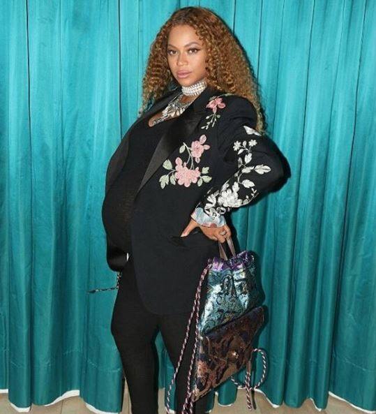 The Lemonade singer is pregnant with her second child and she never shies away to show her growing baby bump on the social media.
