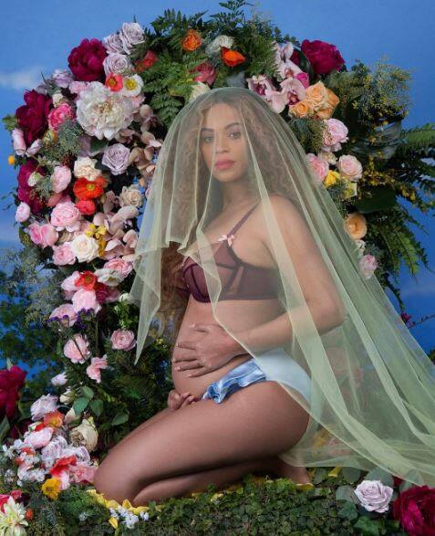 The global icon broke the news of her pregnancy with this pic and since then she has been slaying her baby bump like a pro!