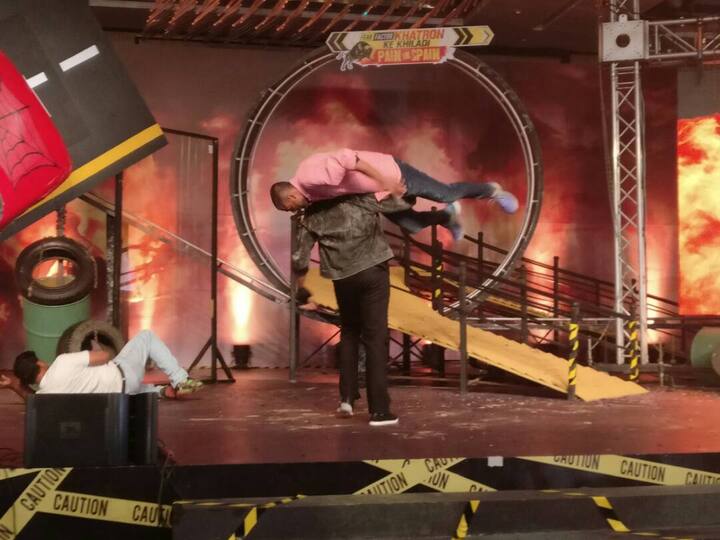 The famous director and the very fit Rohit showed off some his action on stage too