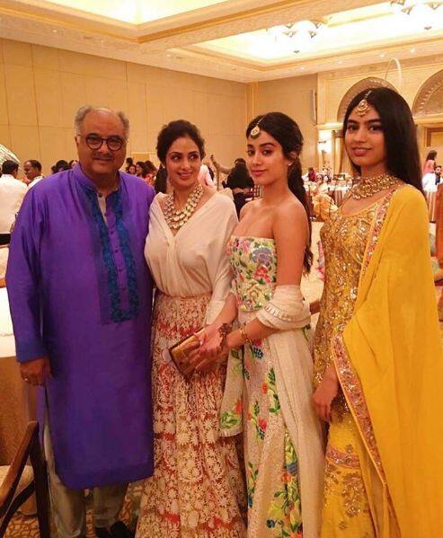 While Jhanvi makes news with her much awaited Bollywood debut and rumored affairs, younger sister Khushi often goes viral on social media with her hot pictures making rounds on the internet