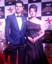 PHOTOS: Star Parivaar Awards 2017- Divyanka-Vivek, Sanaya-Mohit, Karan-Ankita, Monalisa-Vikrant & other REAL LIFE TV couples who walked hand-in-hand on the RED CARPET!