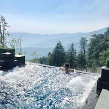 'Naagin 2' actress Adaa Khan looks HOT in a pool while CELEBRATING birthday in Shimla!