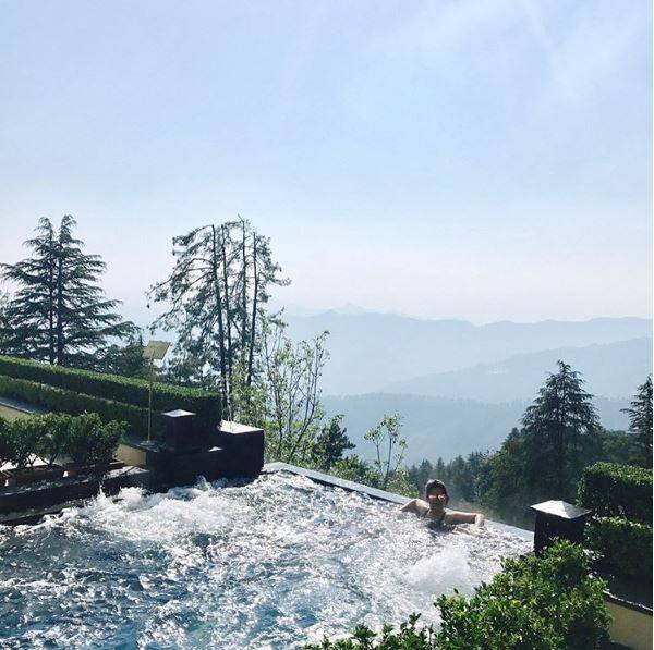 Adaa was enjoying her time in the pool and her pictures just reveal the same. (Photo: Instagram)