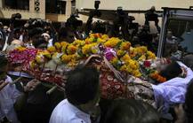 IN PICS: Reema Lagoo’s funeral- Aamir Khan, Rishi Kapoor, Kajol & other Bollywood celebs get TEARY EYED as they attend last rites of the late actress!