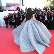 Cannes 2017 Day 3: Aishwarya Rai SIZZLES as a Princess on the Red Carpet! Hubby Abhishek REACTS too!