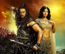 'Chandrakanta' actor Gaurav Khanna's POOL ROMANCE with wife Akanksha Chamola! PICS!