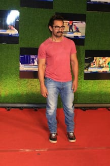 Sachin A Billion Dreams: IN PICS- Shah Rukh, Aamir Khan, Bachchans, Virat-Anushka & other celebs attend the screening of Sachin Tendulkar's biopic!