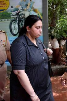 PICS: Couple divorced! Singer Himesh Reshammiya & wife Komal spotted in Family court!