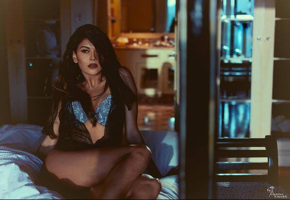 Check out some more hot pictures of Sakshi...(Photo: Instagram)