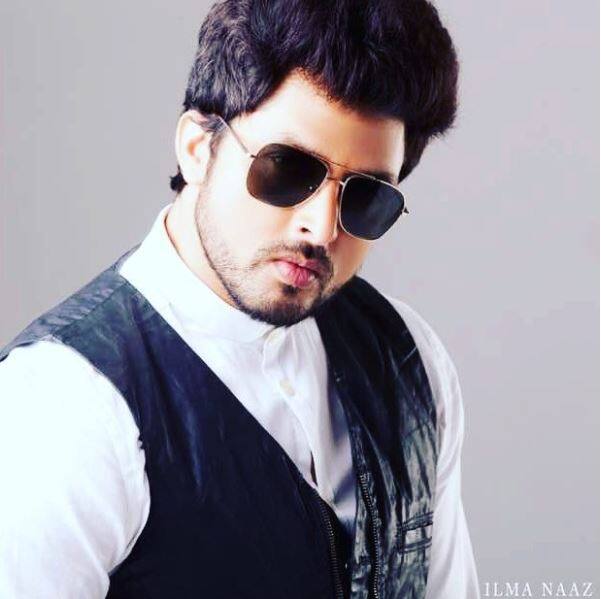 Vikrant too looked dapper in his suit[PIC CREDIT: ilmanaazphotography]