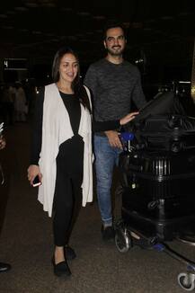 SEE PICS: Pregnant Esha Deol FLAUNTS her BABY BUMP at the airport as she leaves for BABY MOON with hubby Bharat Takhtani!