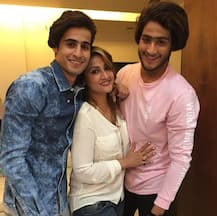 'Bigg Boss' WINNER Urvashi Dholakia shares adorable pics with TWIN SONS celebrating their 22nd birthday!
