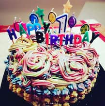 बीच सड़क पर तलवार से केक काटकर मनाया बर्थडे, पुलिस ने दबिश देकर बर्थडे ब्वॉय समेत तीन को पकड़ा