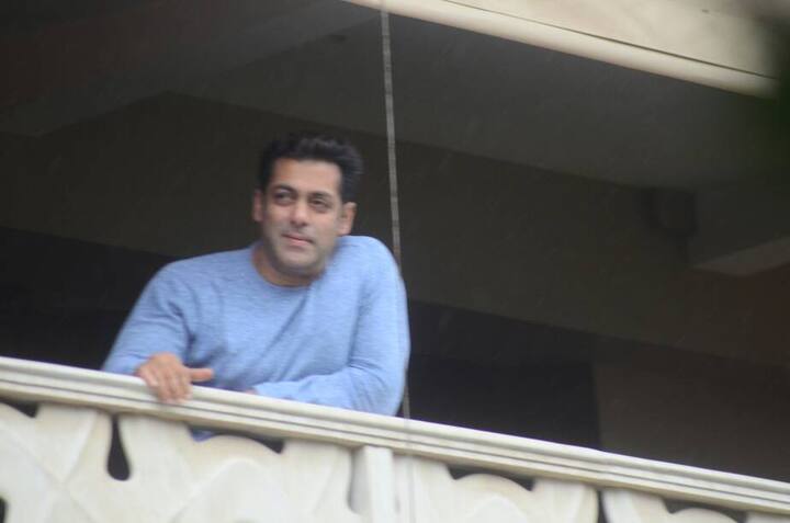 Salman Khan at Galaxy balcony greeting fans gathered for Eid 2017