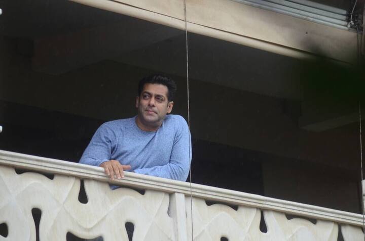 Salman Khan at Galaxy balcony greeting fans gathered for Eid 2017
