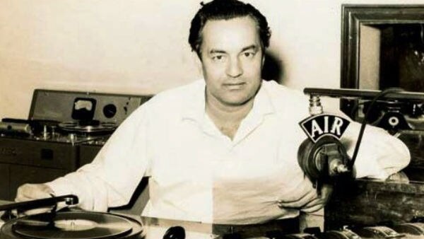 Remembering LEGENDARY Mukesh on his 93rd birth anniversary; Google pays tribute to late Bollywood singer ! Remembering LEGENDARY Mukesh on his 93rd birth anniversary; Google pays tribute to late Bollywood singer !