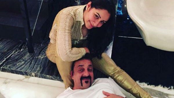 Sanjay Dutt misses parents on his 57th birthday!  Sanjay Dutt misses parents on his 57th birthday!