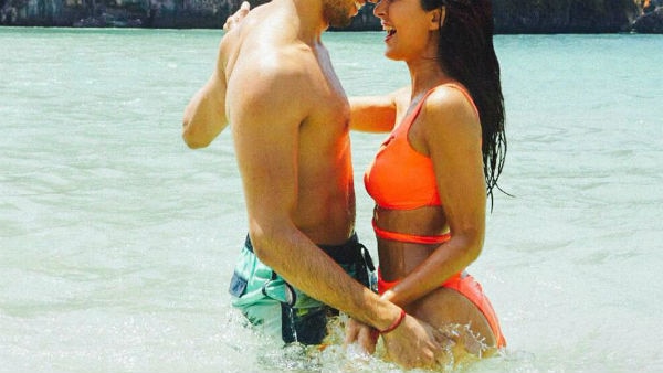 Baar Baar Dekho: Katrina Kaif in orange BIKINI romances SHIRTLESS Sidharth Malhotra in this NEW STILL! Baar Baar Dekho: Katrina Kaif in orange BIKINI romances SHIRTLESS Sidharth Malhotra in this NEW STILL!