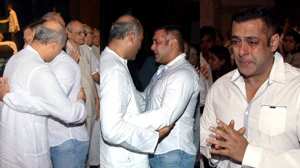 IN PICS: Salman Khan HUGS Sooraj Barjatya and BREAKS DOWN at Rajjat Barjatya’s prayer meet ! IN PICS: Salman Khan HUGS Sooraj Barjatya and BREAKS DOWN at Rajjat Barjatya’s prayer meet !