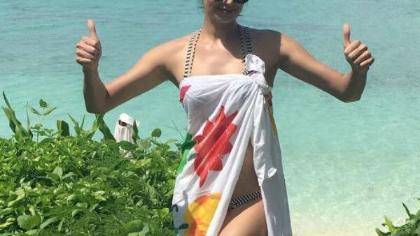 SEE PICS: Bollywood actress raises OOMPH in BIKINI in Philippines island! SEE PICS: Bollywood actress raises OOMPH in BIKINI in Philippines island!