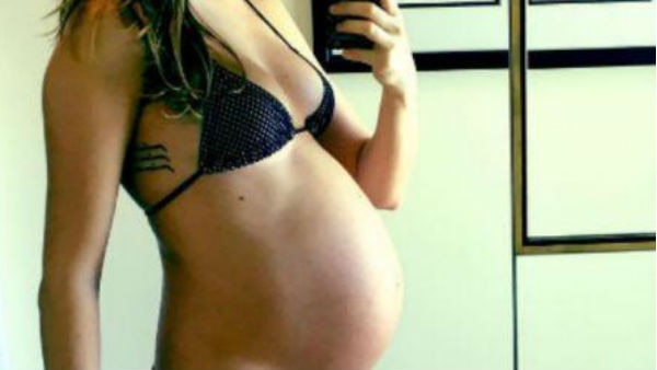 SEE PICS: Popular model FLAUNTS her Baby Bump in a BIKINI! SEE PICS: Popular model FLAUNTS her Baby Bump in a BIKINI!