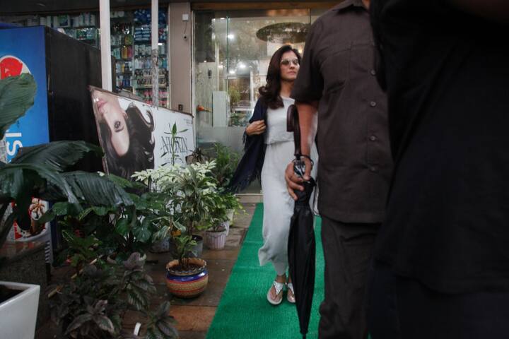 Kajol and Nysa at Bandra salon
