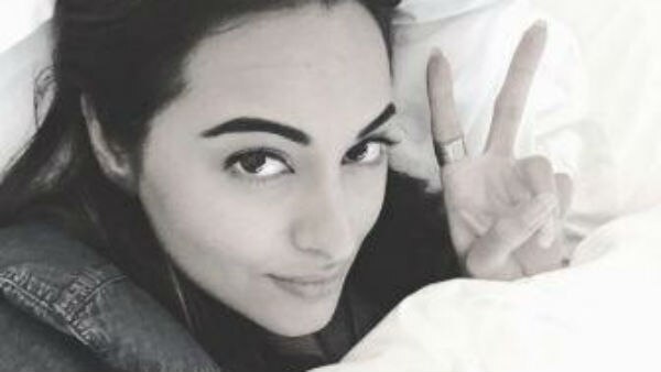 Sonakshi Sinha ENGAGED to her rumoured boyfriend? SEE INSIDE to know more! Sonakshi Sinha ENGAGED to her rumoured boyfriend? SEE INSIDE to know more!