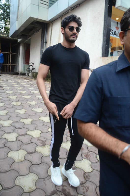 Ahan is a mirror image of his daddy Suniel and looks like also follows his fitness regime as he was looking super fit
