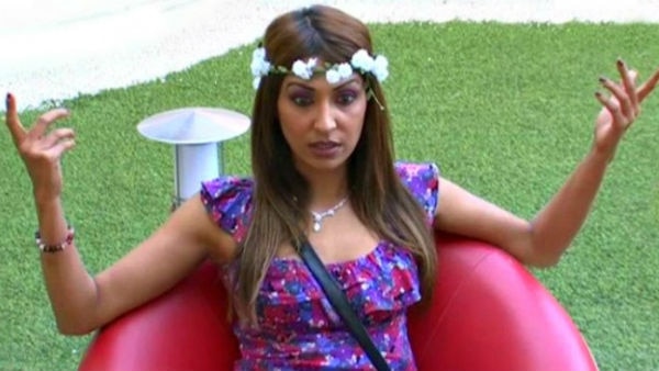 OMG! EX BIGG BOSS contestant Pooja Misrra KICKED OFF a flight for her ABUSIVE and unruly behaviour towards fellow passengers!  OMG! EX BIGG BOSS contestant Pooja Misrra KICKED OFF a flight for her ABUSIVE and unruly behaviour towards fellow passengers!