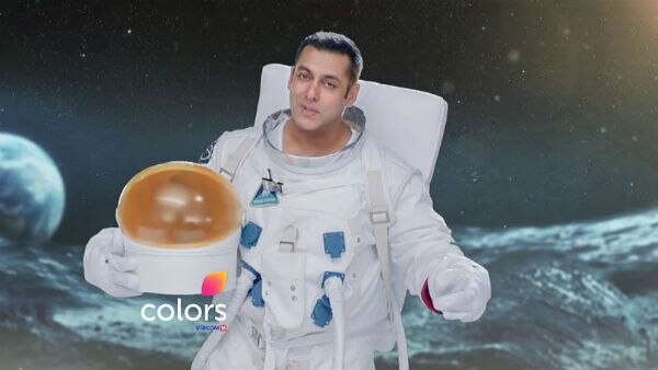 FIRST PROMO of BIGG BOSS 10 OUT; Host Salman Khan turns ASTRONAUT & is ready to create history with common men and women! FIRST PROMO of BIGG BOSS 10 OUT; Host Salman Khan turns ASTRONAUT & is ready to create history with common men and women!