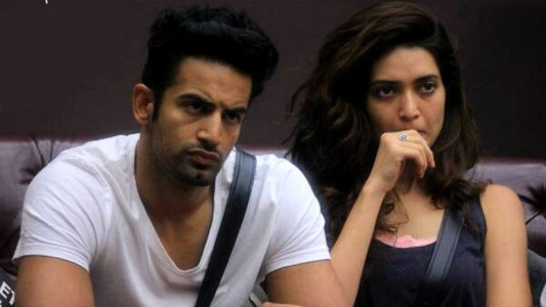 OMG! CHECK OUT EX LOVERS Karishma Tanna-Upen Patel get into UGLY FIGHT on streets of Mumbai!  OMG! CHECK OUT EX LOVERS Karishma Tanna-Upen Patel get into UGLY FIGHT on streets of Mumbai!