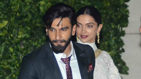 Lovebirds Ranveer Singh & Deepika Padukone spotted HOLDING HANDS at a Party, amid breakup rumours! Lovebirds Ranveer Singh & Deepika Padukone spotted HOLDING HANDS at a Party, amid breakup rumours!