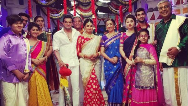 Yeh Hai Mohabbatein completes 1000 episodes: Check pic shared by Ankita Bhargava Yeh Hai Mohabbatein completes 1000 episodes: Check pic shared by Ankita Bhargava