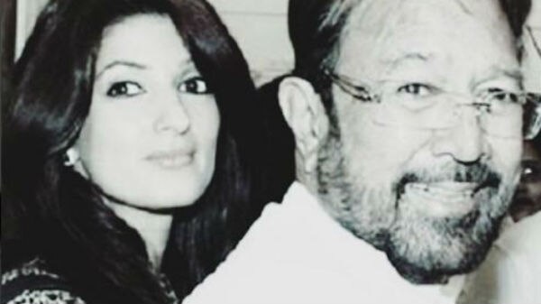 Twinkle Khanna writes an emotional message for father Rajesh Khanna on his 74th birthday! Twinkle Khanna writes an emotional message for father Rajesh Khanna on his 74th birthday!