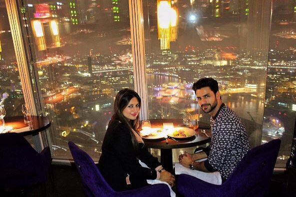 Television's gorgeous couple and 'Yeh Hai Mohabbatein' actors Divyanka Tripathi and Vivek Dahiya are having the time of their life as they are honeymooning in different cities of Europe