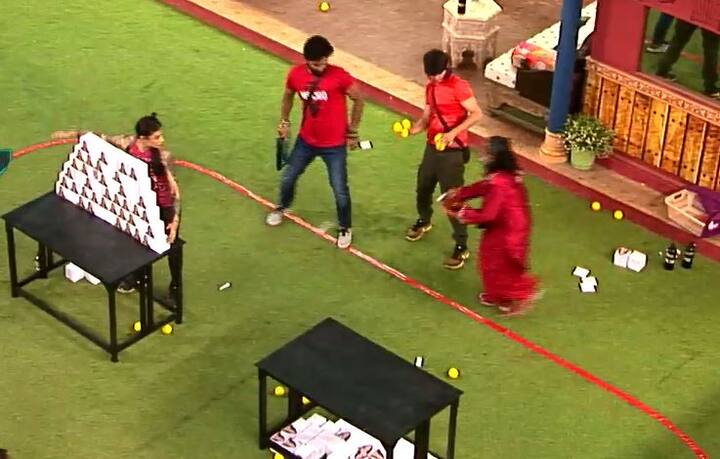 After the disgusting actions of Swami Om when he threw his urine on Bani J and Rohan Mehra, the show makers threw him out of the house mid week(Photo: Colors)
