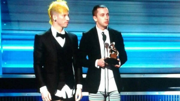 WATCH VIDEO: Grammys in underwear,Twenty One Pilots just did it! WATCH VIDEO: Grammys in underwear,Twenty One Pilots just did it!