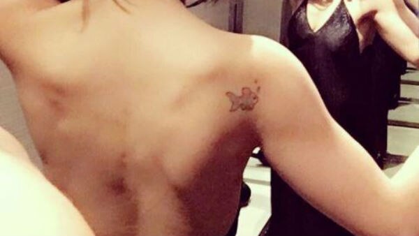 PIC ALERT! Bigg Boss 10 contestant FLAUNTS her BARE BACK in a STYLISH MIRROR SELFIE!  PIC ALERT! Bigg Boss 10 contestant FLAUNTS her BARE BACK in a STYLISH MIRROR SELFIE!