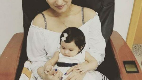 This PIC of Ex Bigg Boss contestant Dimpy Ganguly TWINNING with her BABY GIRL is beyond CUTENESS!  This PIC of Ex Bigg Boss contestant Dimpy Ganguly TWINNING with her BABY GIRL is beyond CUTENESS!