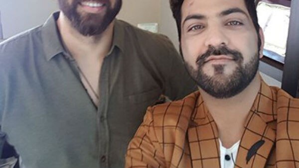 WOAH! Bigg Boss 10 FINALIST Manu Punjabi sips coffee with this TOP FILMMAKER; INSIDE PICS! WOAH! Bigg Boss 10 FINALIST Manu Punjabi sips coffee with this TOP FILMMAKER; INSIDE PICS!