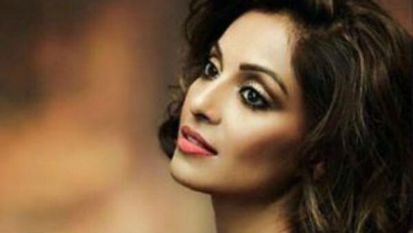 Bipasha Basu pens down an OPEN LETTER after being accused of UNPROFESSIONALISM! Bipasha Basu pens down an OPEN LETTER after being accused of UNPROFESSIONALISM!