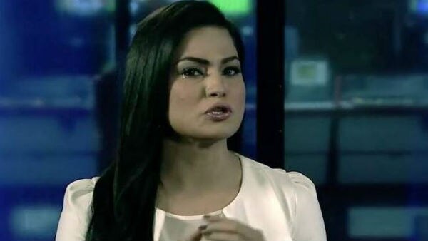 WATCH: Veena Malik BREAKS DOWN while talking about her DIVORCE, alleges husband abused her! WATCH: Veena Malik BREAKS DOWN while talking about her DIVORCE, alleges husband abused her!