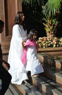 PHOTOS: Aishwarya Rai Bachchan with daughter Aaradhya & other family members at late father Krishnaraj Rai's chautha!