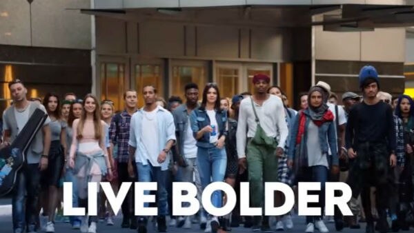 Pepsi pulled its controversial ad starring Kendall Jenner amid backlash! Pepsi pulled its controversial ad starring Kendall Jenner amid backlash!