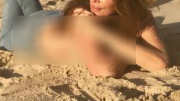  51-year-old former SUPERMODEL Cindy Crawford poses TOPLESS on beach! 51-year-old former SUPERMODEL Cindy Crawford poses TOPLESS on beach!