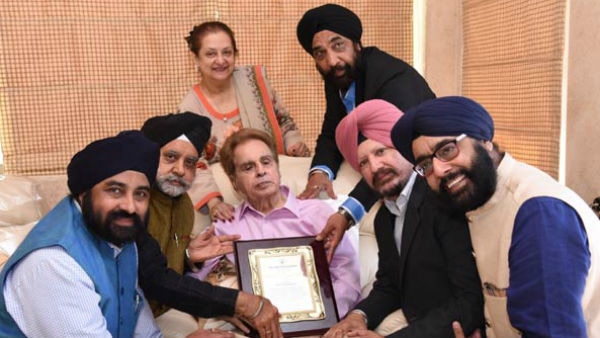 Punjab Association confers Lifetime Achievement award upon Dilip Kumar Punjab Association confers Lifetime Achievement award upon Dilip Kumar